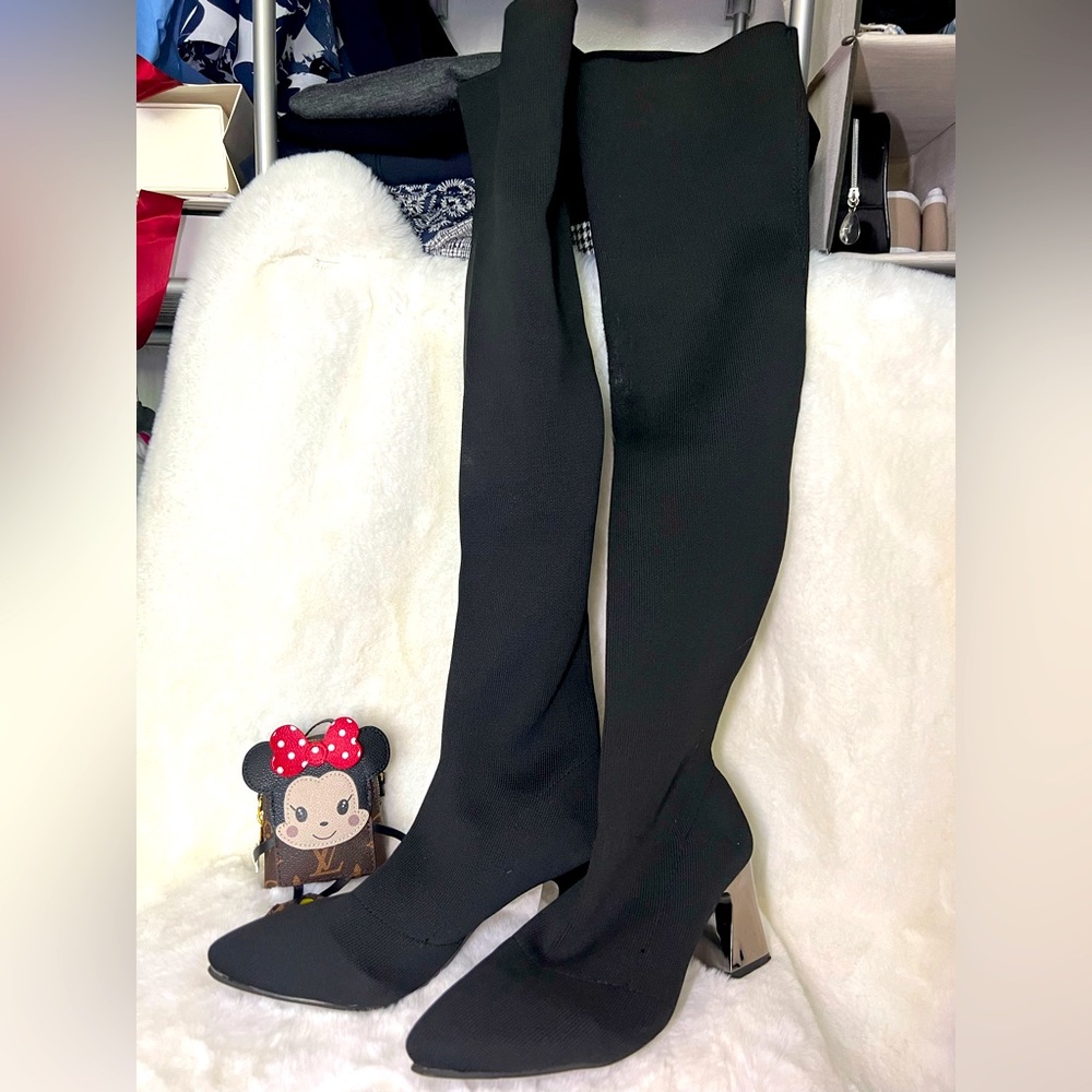 Over-the-knee boots with 3.5 inches